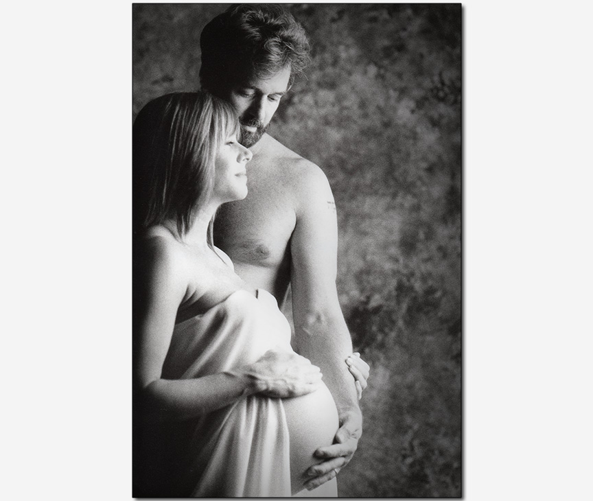 family maternity photo days away from the birth of a miracle baby